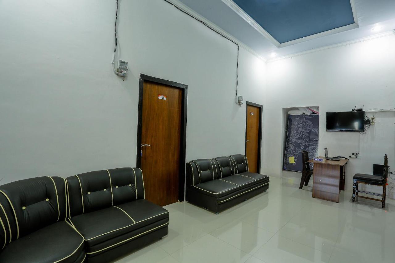 Spot On 1784 Tnc Residence Syariah Mataram Exterior foto