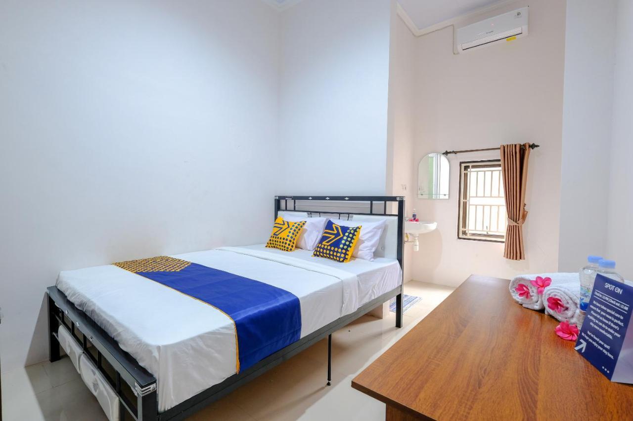 Spot On 1784 Tnc Residence Syariah Mataram Exterior foto
